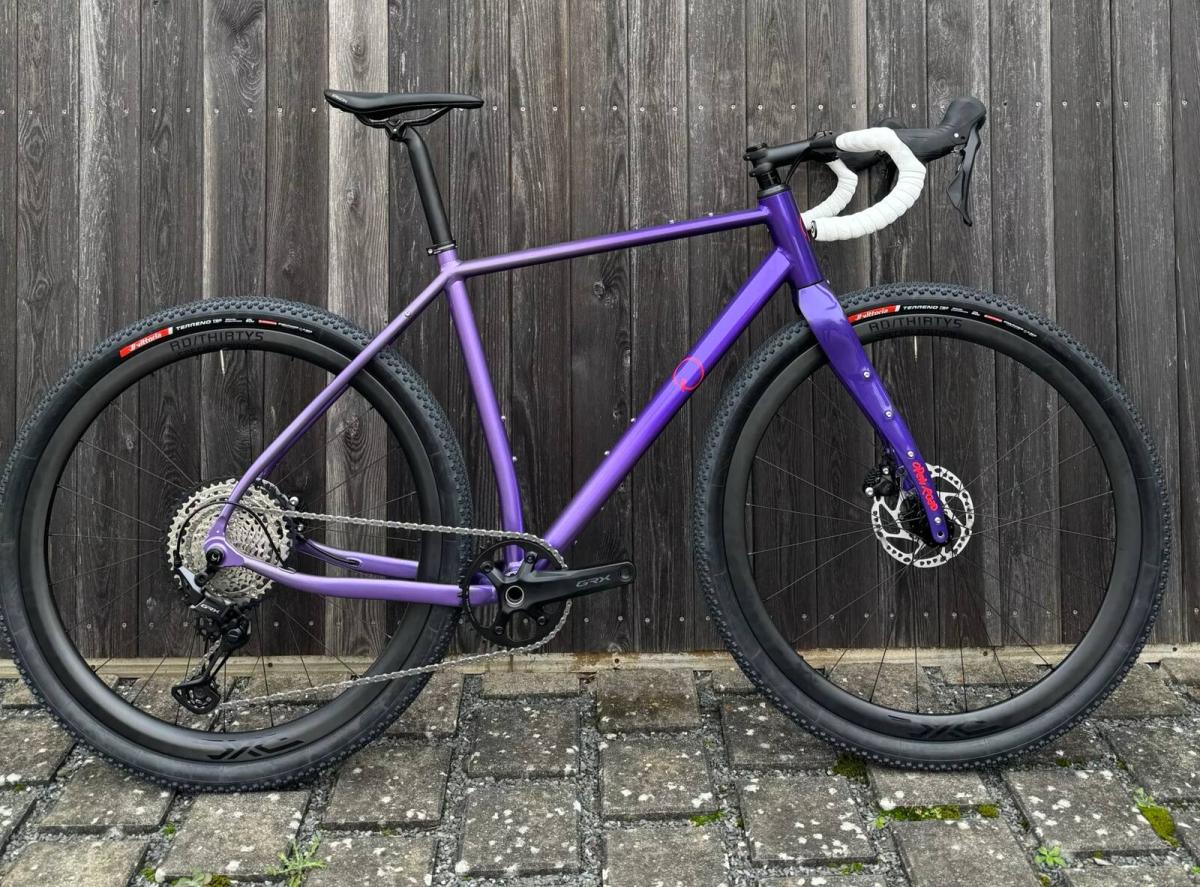 OR Gravel Magenta gradient