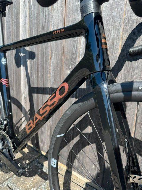 Basso Venta R Disc – Magma Black, 53 cm