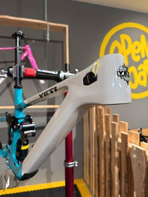 Yeti LT Frameset T-Series 2027 – Turquoise M / Nightout L