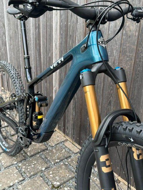 Yeti LT X0/90 2027 – Nightout, Gr. L