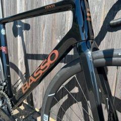Basso Venta R Disc – Magma Black, 53 cm