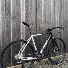 OR GRVL 50 – Shimano GRX Di2 2x12, Black/White, 54 cm